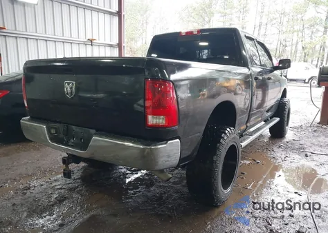 2017 Ram 1500 Slt 4X2 6'4 Box из США, поврежденный, VIN 1C6RR6GGXHS654904